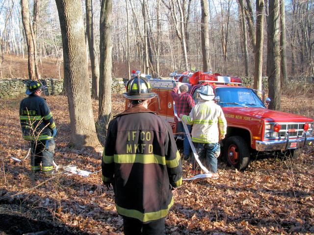 Mt. Kisco Members Help with Mini Attack 7 - Barn/Brush Fire - 12/10/06